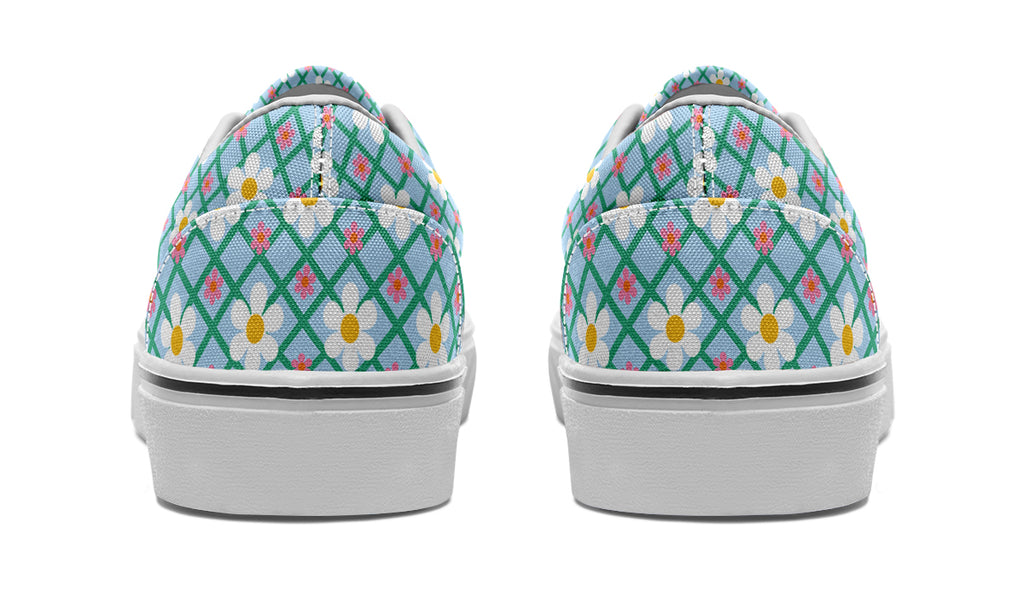 Blue Daisy Lattice
