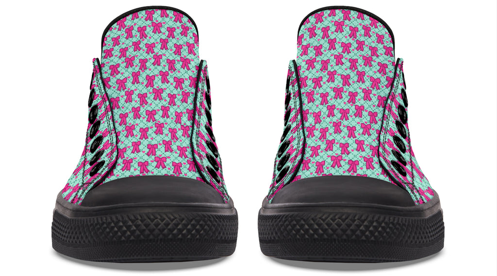 Hot Pink Bows on Mint