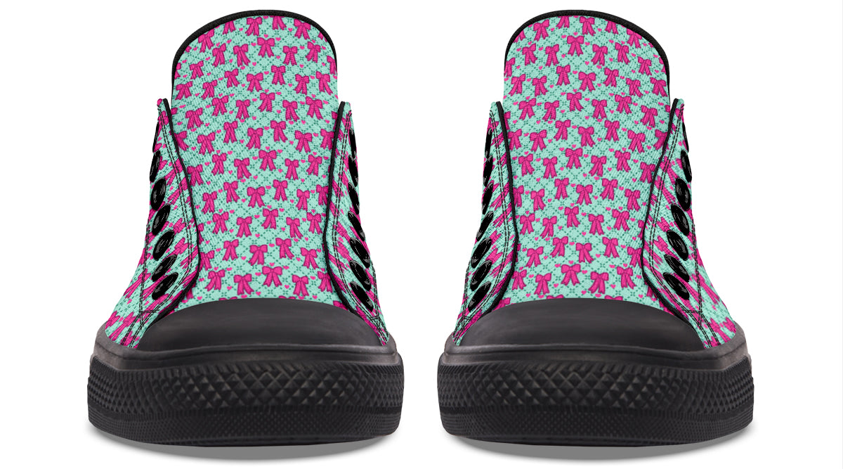 Hot Pink Bows on Mint
