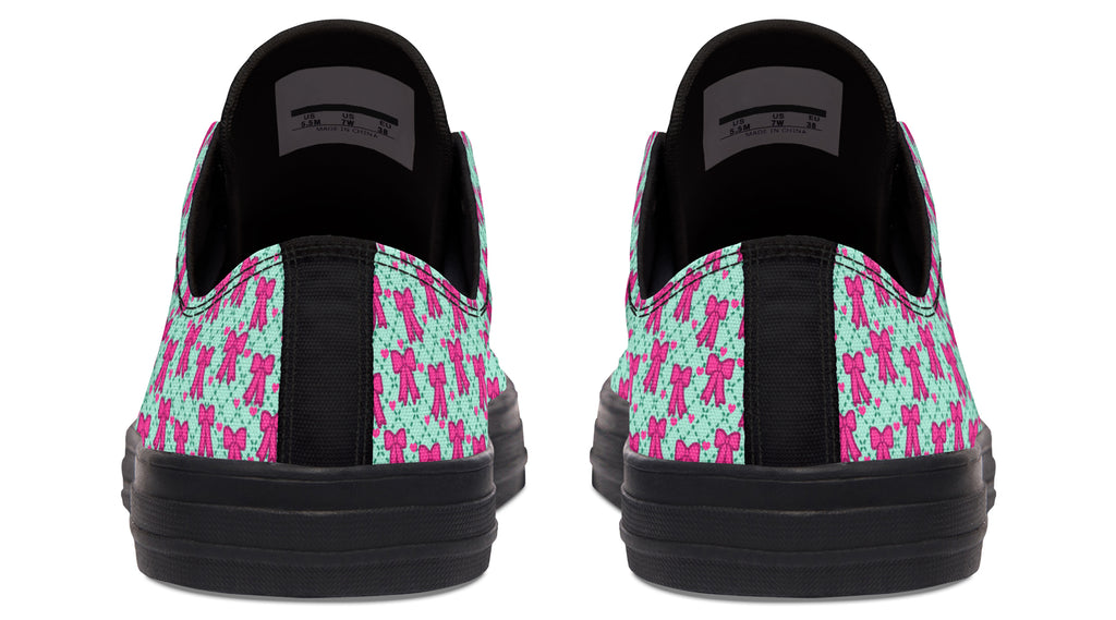 Hot Pink Bows on Mint