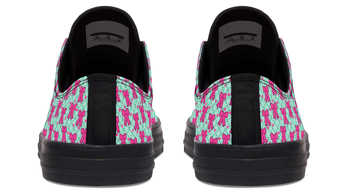 Hot Pink Bows on Mint