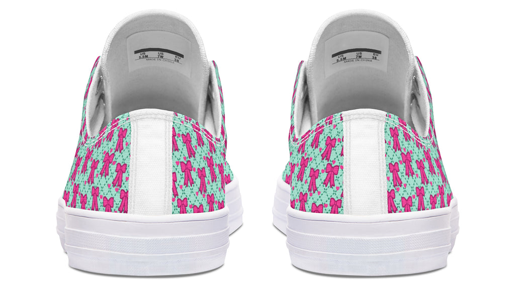 Hot Pink Bows on Mint