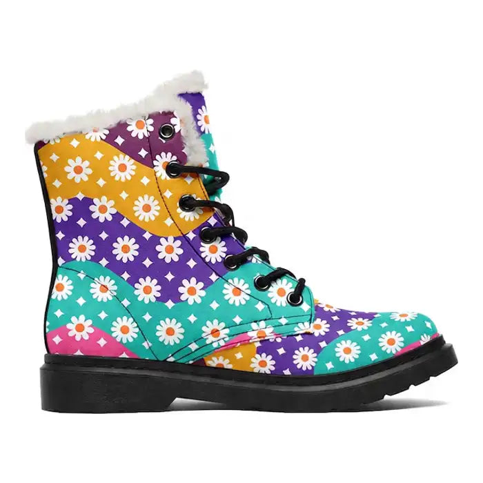 Electric Wave Daisies Comfy Boot turning through a full 360 degrees