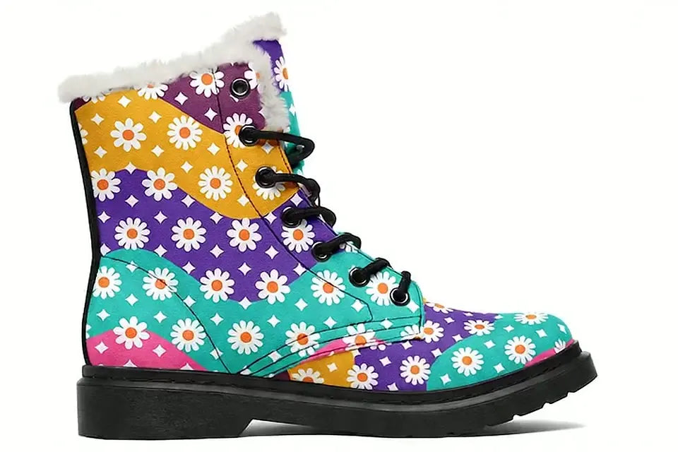 Electric Wave Daisies Comfy Boot turning through a full 360 degrees